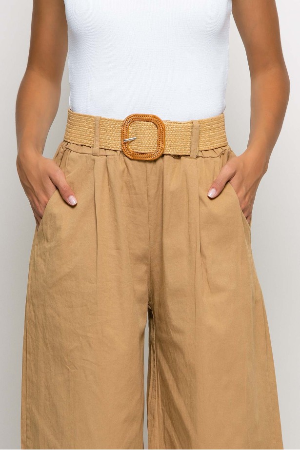 Cropped παντελόνα με ζώνη μπεζ