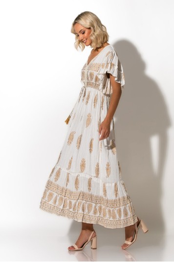 Μάξι φόρεμα με μεταλλικές λεπτομέρειες λαχούρια και βολάν στα μανίκια μπεζ