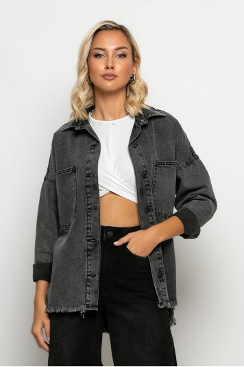 Jean jacket ασύμμετρο με μεγάλες τσέπες και ξέφτια ανθρακί